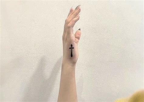 101 Best Small Cross Tattoo Ideas That Will Blow Your Mind! - Outsons