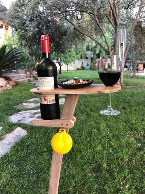 How to Make an Outdoor Drink Caddy l DIY Guide to Making Patio Drink ...