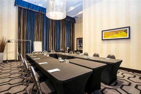 SANDMAN SIGNATURE TORONTO AIRPORT HOTEL - Hotel Reviews, Photos, Rate ...