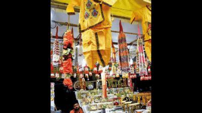 Krishna: Demand For Designer Dresses For Radha & Krishna Goes Up In ...