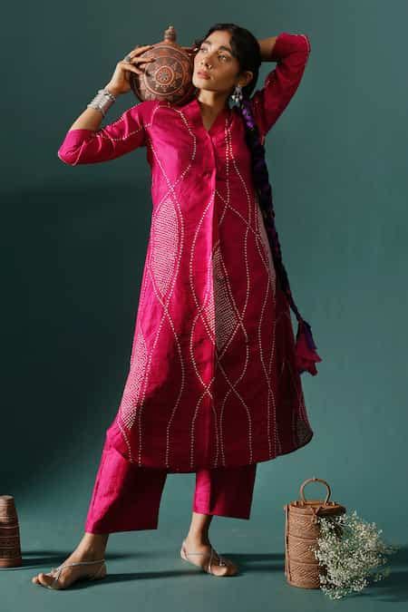Buy Pink Silk Bandhani V Neck Maze Pattern Kurta With Pant For Women by ...