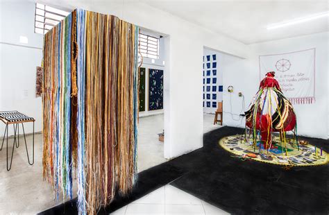 Bolsa de Ficção (English) - Uncool Artist