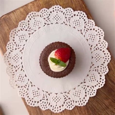 Low Carb Cup Cake Almond Flour Recipe – Nutty Yogi