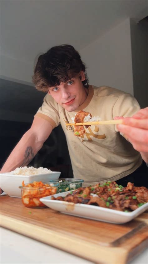 Tyler zaryki | Creme brulee donuts: Filling: 3 tsbp sugar 2 egg yolks 1 tablespoon cornstarch 1 ...