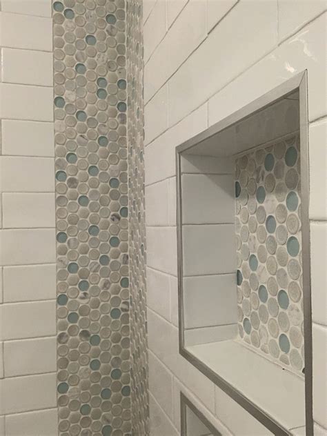Vertical Tile Borders for Modern Bathroom Design