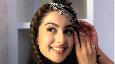 Actress found hanging on shooting set; body found in makeup room ...