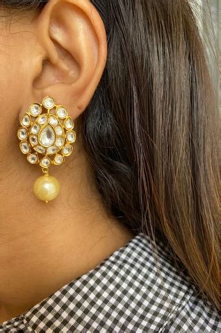 Here’s How You Can Pair Kundan Imitation Jewellery With Crepe and ...