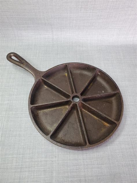 Vintage Lodge Cast Iron Corn Bread Skillet, Cast Iron Corn Lodge Pan ...