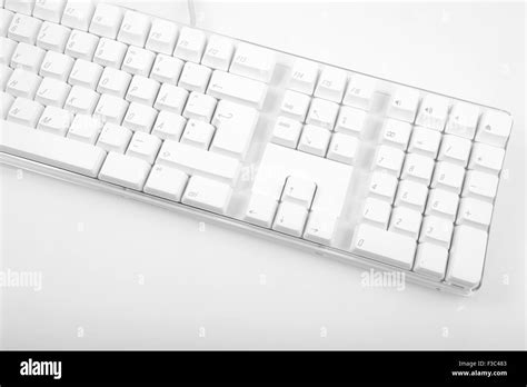 Computer Keyboard White Background 的图像结果
