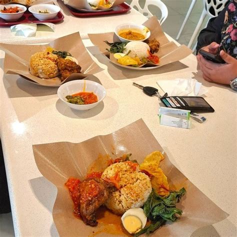 TASTE THE BEST, AUTHENTIC NASI PADANG IN BUMBU BABAH, KL | Trip.com Ampang