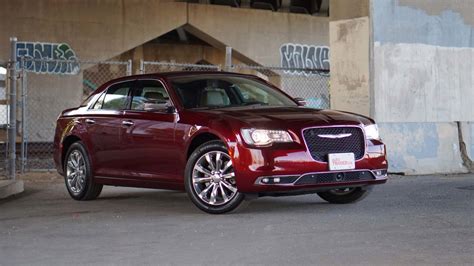 2020 Chrysler 300 Review | AutoTrader.ca
