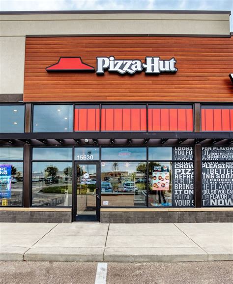 Pin by kkkkkkkkkkkkkkkkkkkk on واجهات | Pizza hut, Shopping center ...