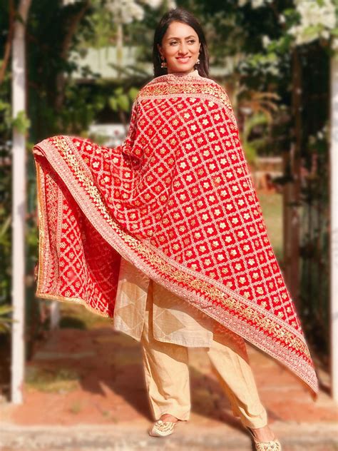 Red Georgette Lucknowi Work dupatta with Gotta Patti Work – Dupatta Bazaar