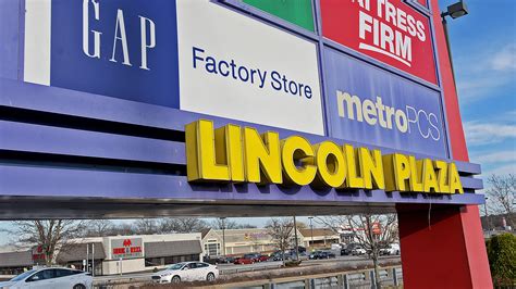 Planet Fitness plans to open second Worcester gym at Lincoln Plaza