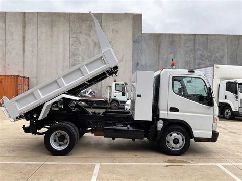 2016 MITSUBISHI CANTER TIPPER - Racecourse Motor Company