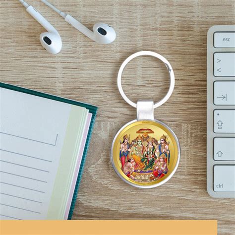 Key Chains – DIVINITI LUXURY RETAIL PRIVATE LIMITED
