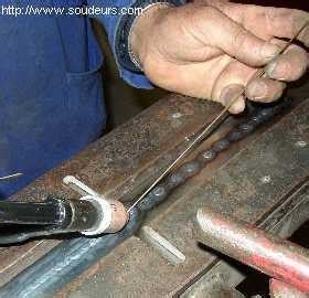 Comment souder une tôle d'acier carbone de 2 mm en TIG en bord droit à ...