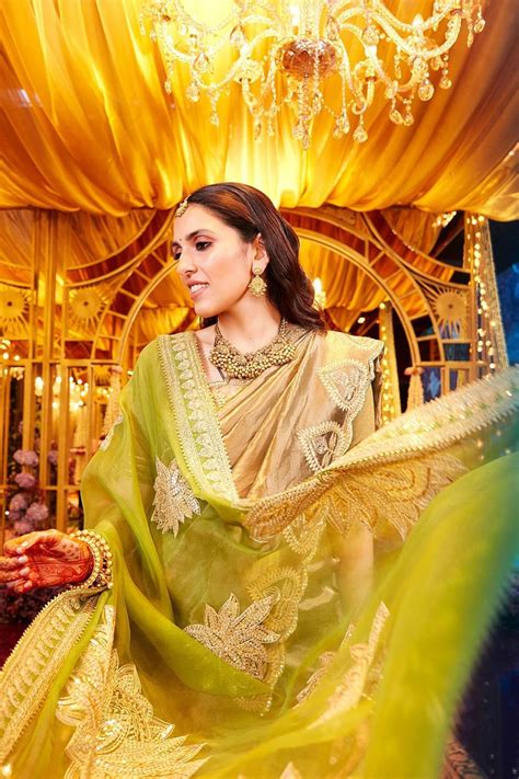 Shop Now Green Tissue Saree Online – House Of Masaba