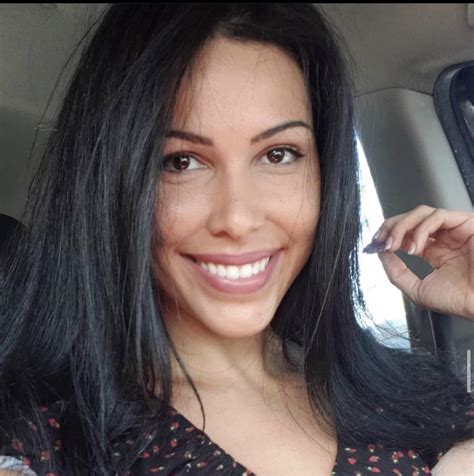 Bella Brooks | Scrolller