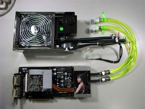 Asus zet drie RV670-gpu's op videokaart - Tweakers