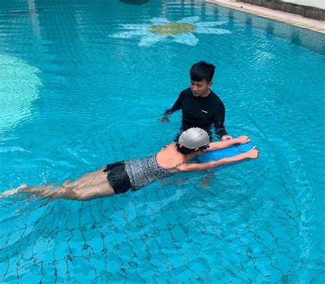 Adult Swimming Lessons in Indonesia | Private, Female Coaches Here!
