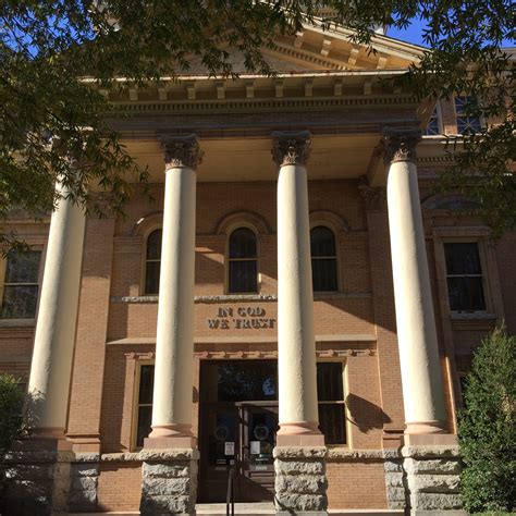 Entry Old Iredell County Courthouse in Statesville, North Carolina ...