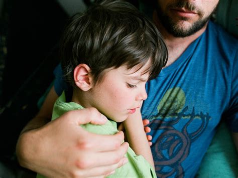 When can babies have apples? Raw apples, apple juice, and more | BabyCenter