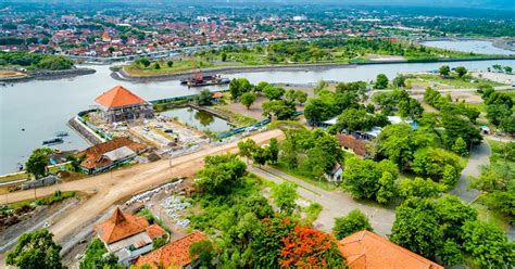 Banyuwangi Travel Guide | Banyuwangi Tourism - KAYAK