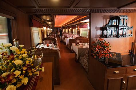 Most Luxurious Trains in the World | Luxurious Train In The World ...