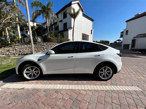 2020 Tesla Model Y Long Range AWD - Find My Electric