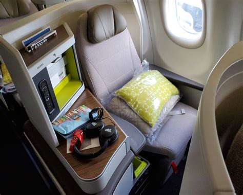 Review of TAP Air Portugal flight from Lisbon to Chicago in Business