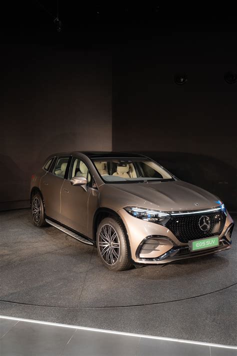 Mercedes-Benz rolls out BEV EQS SUV 580 4MATIC