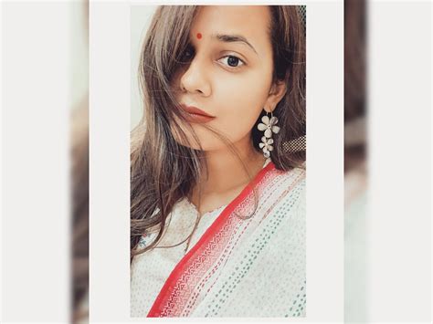 You should know about the one of the most beautiful IAS officer of ...