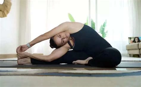 Take inspiration from the fittest beauty queens this International Yoga ...