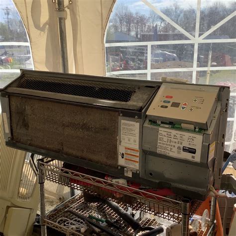 346 Amana PTAC Heating and Cooling Unit | EstateSales.org