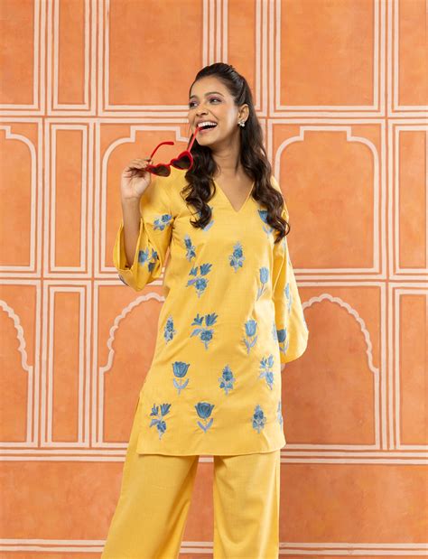 Kashmiri Phiran for Women by Namastay (Aari Embroidered)