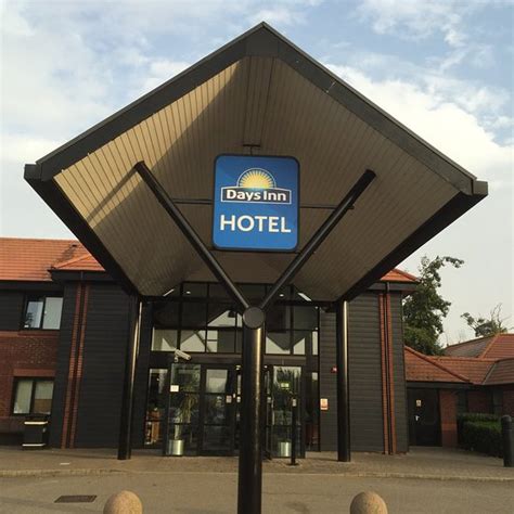 DAYS INN STEVENAGE A1 (Radwell) - Hotel Reviews, Photos, Rate ...