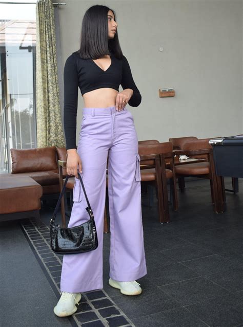 Beverley Top (V:Neck Crop Top) For Women – BurgerBae