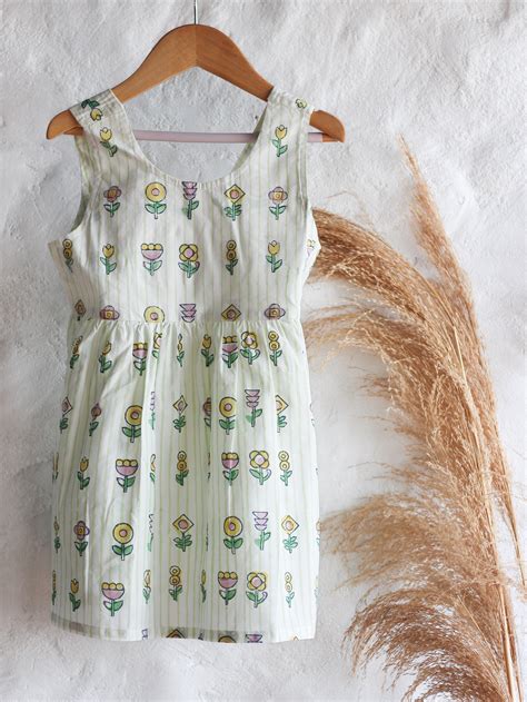 White Flowers Bow Dress– CHHAPA