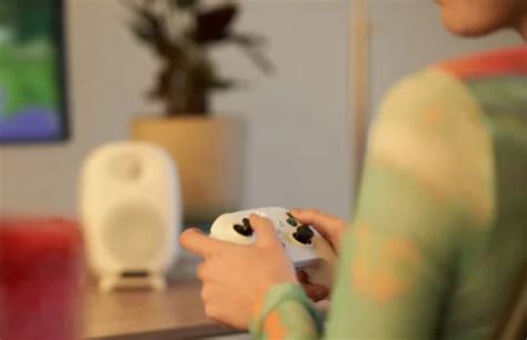 How to Put a Controller On Your Screen 的图像结果