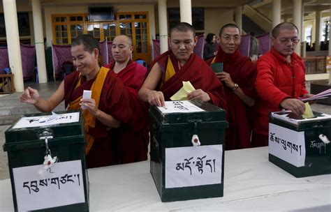 Voting around the World 的图像结果
