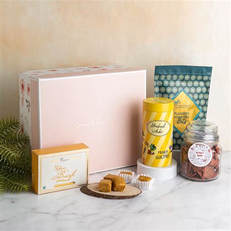Cheers to Good Time Box (Peach) – Chocovic India