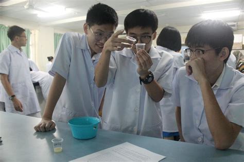 高一理科班参与科学工作坊 – 吉隆坡坤成中学