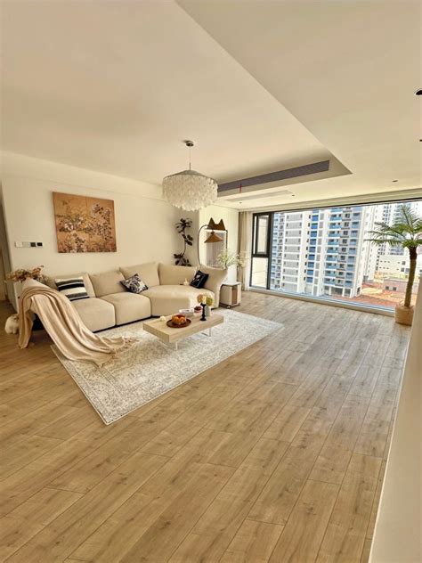 Canyon 72hrs. rated Laminate Flooring 12mm - Panda floor Surrey