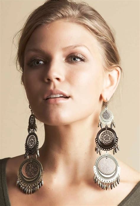 don't wear heavy earrings