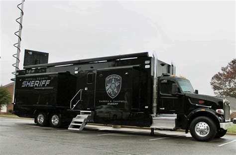 Iredell County Sheriff's Office Unveils New Mobile Command Unit - WHKY