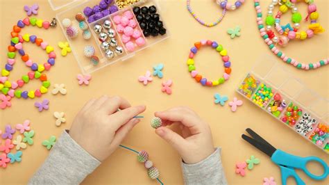 Kids Jewelry Making 的图像结果