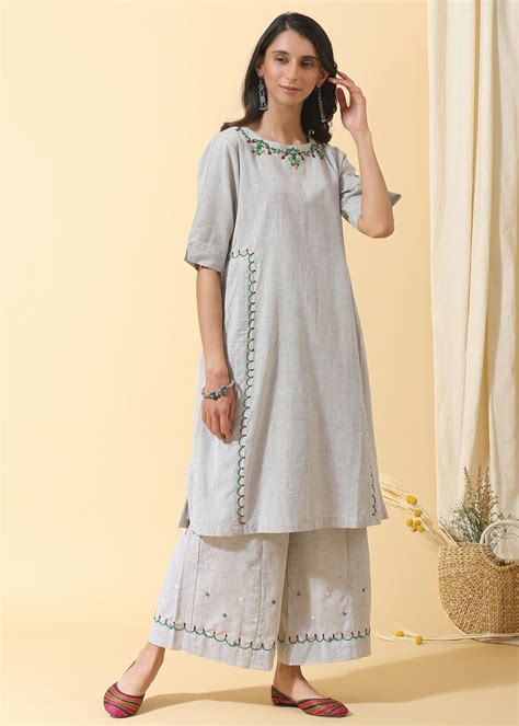 Get Floral Embroidery Patch Detail Grey Kurta & Pants Set at ₹ 2160 ...