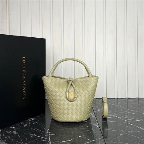 Bottega Veneta Kadin canta Liberta Bucket Kucuk Boy Yeni Sezon Yesil