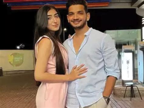 Munavvar's ex-girlfriend targets Ayesha-Mannara!